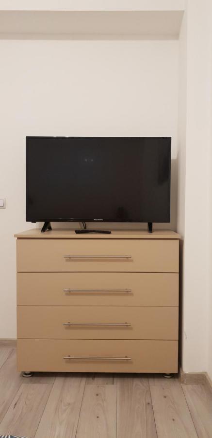 Modern & Elegant Apartament Крайова Екстериор снимка
