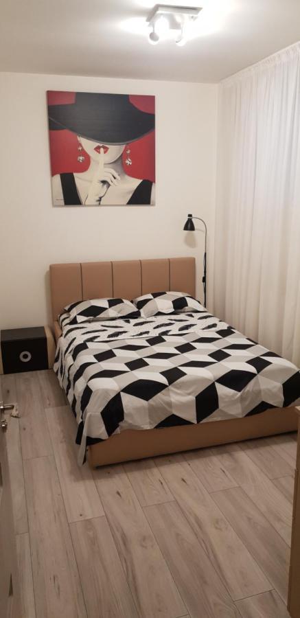 Modern & Elegant Apartament Крайова Екстериор снимка